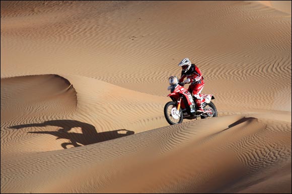 Sunderland Targets Desert Challenge Win After