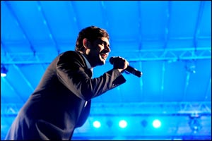 Pakistani Singer Abrar Ul Huq Performs to Over 12,000 Fans at Global Village