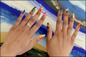Raffiné Beauty Salon and Dubai based Canadian Artist collaborate to celebrate Art Dubai