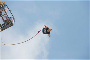 Official World Record Attempt for Most Bungee Jumps in 24 Hours Taking Place in Dubai