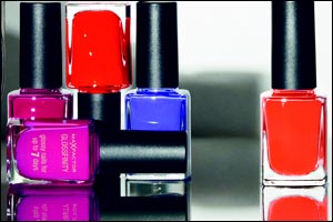 Make your signature glamour statement with Max Factor Glossfinity