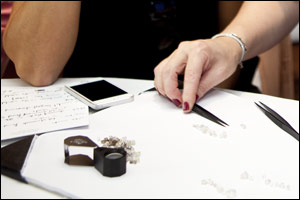 Damas Customers and Employees Experience The Journey of a Forevermark Diamond in the UAE