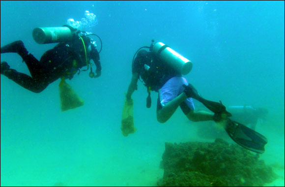 Hilton Worldwide leads the way in biggest ever voluntary underwater clean up to mark Earth Day 2014