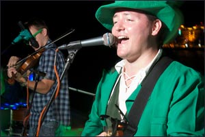 Hitting the Right Note: Holiday Inn Express Songwriting Competition Winners Revealed