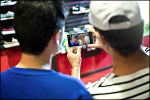 Sony boosts “selfie” trend with the launch of Xperia™ C3 – the world's best selfie smartphone with Dual SIM 