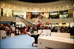 Parkour Performance, Aerial Act and Arts & Crafts at Dubai Marina Mall