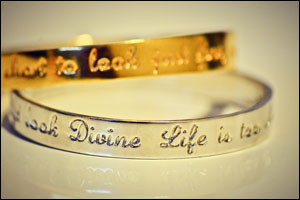 Kelly Lundberg and StyleMeDivine, in partnership with Kiva proudly launch stunning ‘Giving Back In Style' Bangle Initiative
