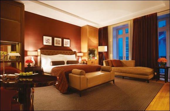 Top Sleep Tips for Travellers from Corinthia Hotel London's Sleep Retreat Expert