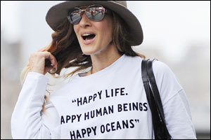 Fashion Trendsetter Sarah Jessica Parker Spotted In RAW For The Oceans Sweatshirt- Now Available In Stores Across The UAE