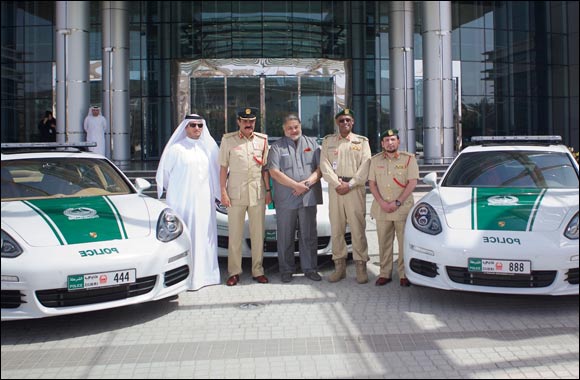 Porsche Centre Dubai delivers Panamera S E-Hybrid cars to Dubai Police